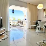 Enchanting House South Tenerife, Sea View アパート *