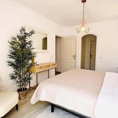 Enchanting House South Tenerife, Sea View شقة